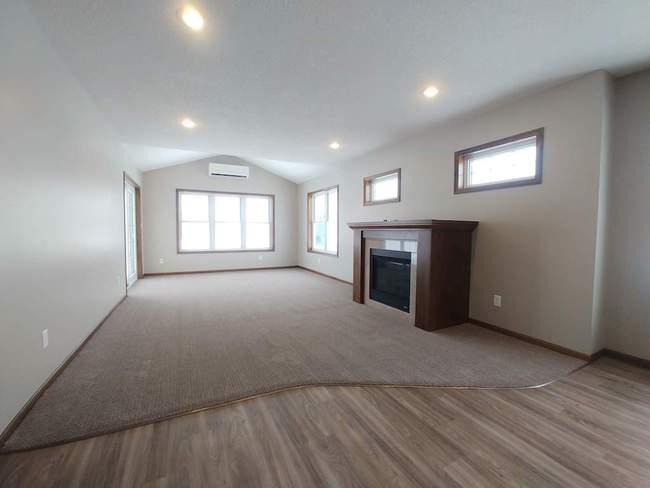 840 Sunrise Ave